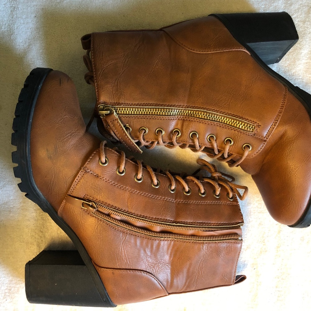 Womens heeled boots size 7